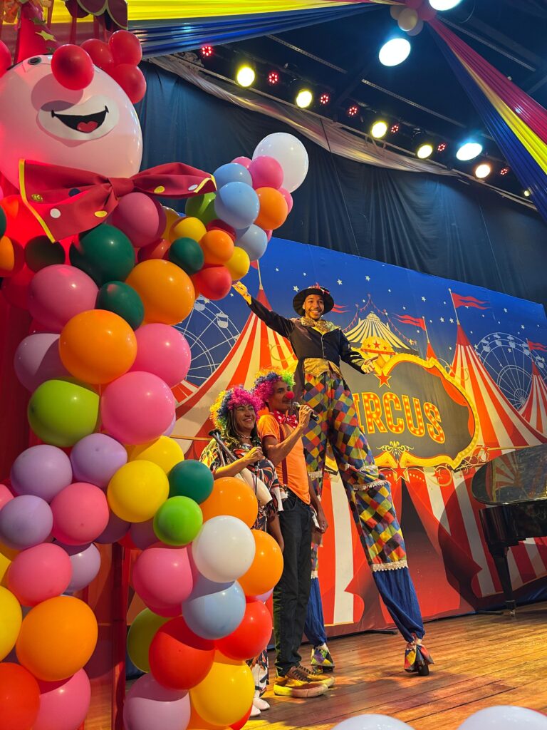 Projeto Cinco e Meia trouxe a magia do Circo para o dia das crianças do Cuca/Uefs